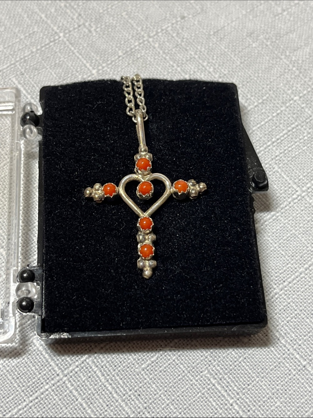 New Reversible Silver Heart Cross Pendant Necklace
Blue/Orange
Silver plated